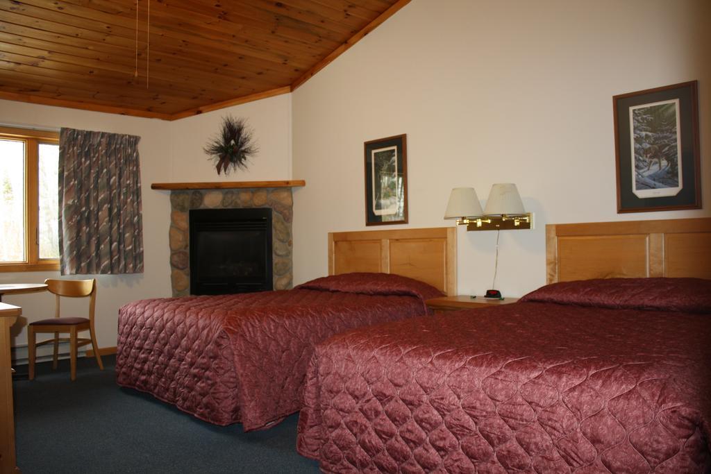 Superior Ridge Resort Motel Schroeder エクステリア 写真