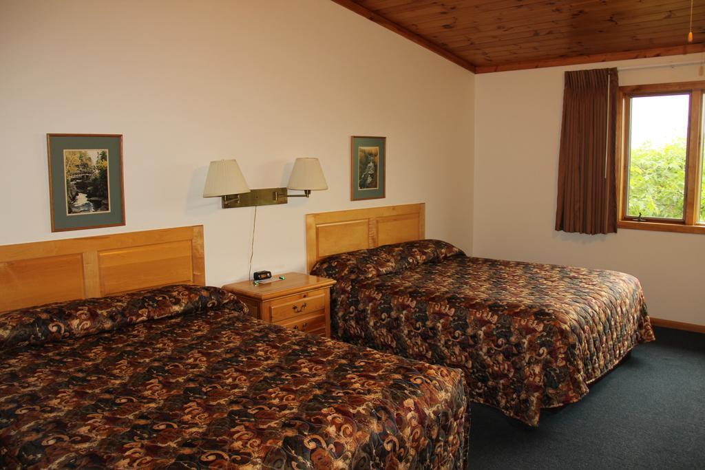 Superior Ridge Resort Motel Schroeder エクステリア 写真