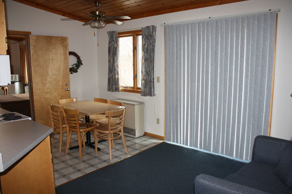 Superior Ridge Resort Motel Schroeder エクステリア 写真