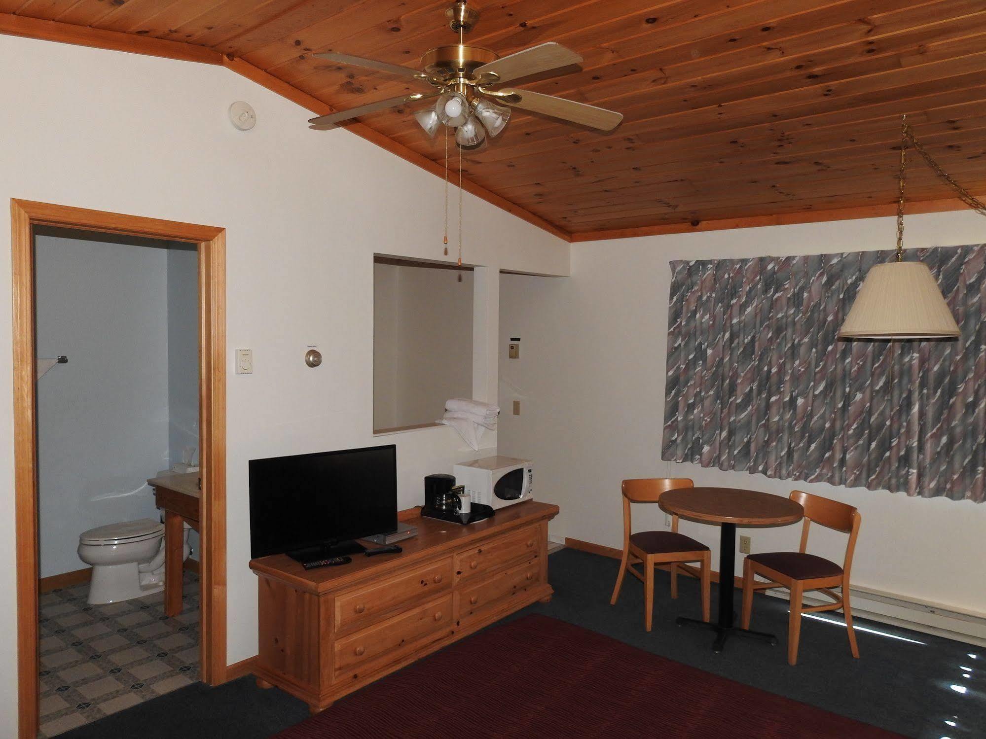Superior Ridge Resort Motel Schroeder エクステリア 写真