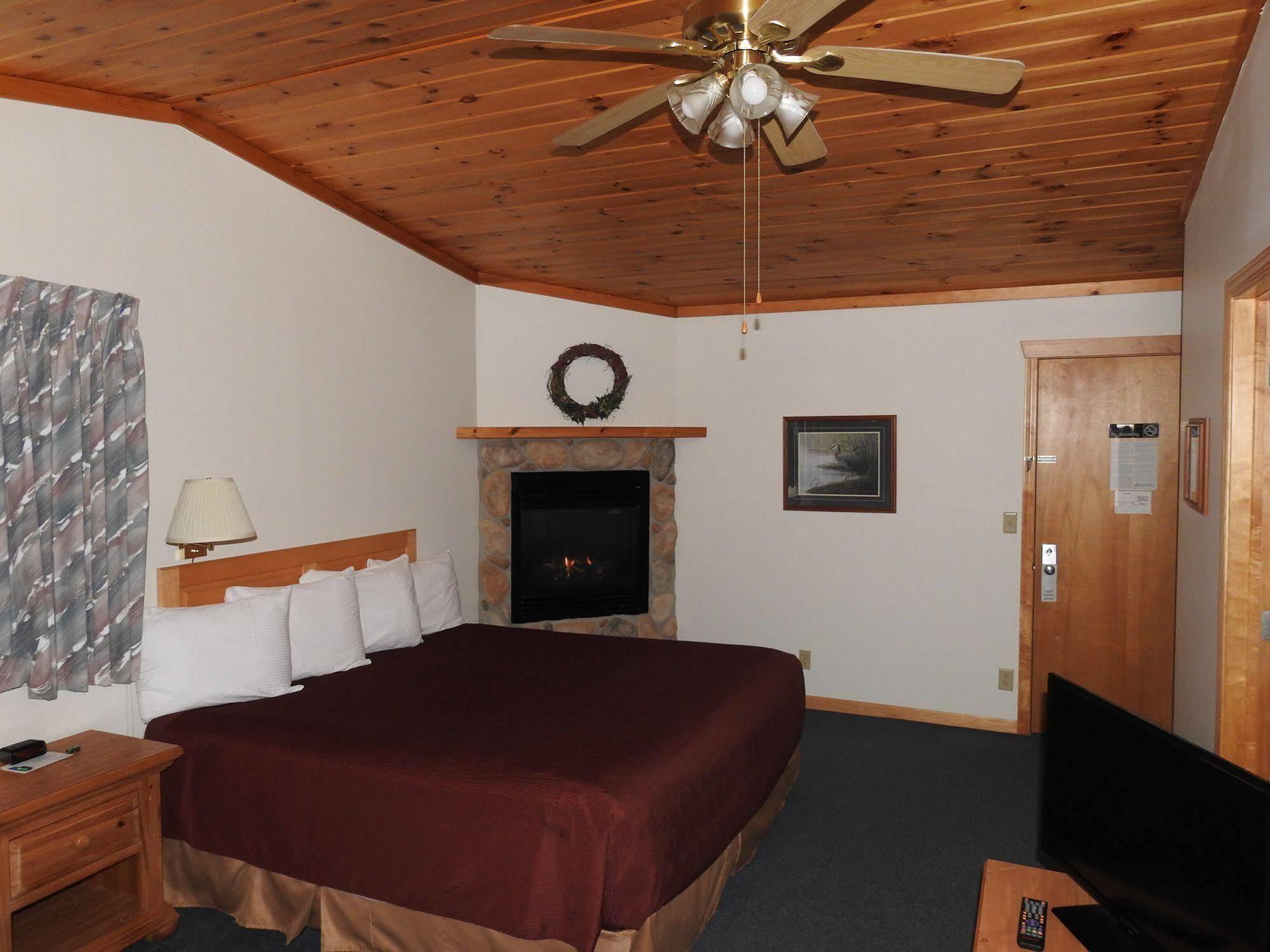 Superior Ridge Resort Motel Schroeder エクステリア 写真