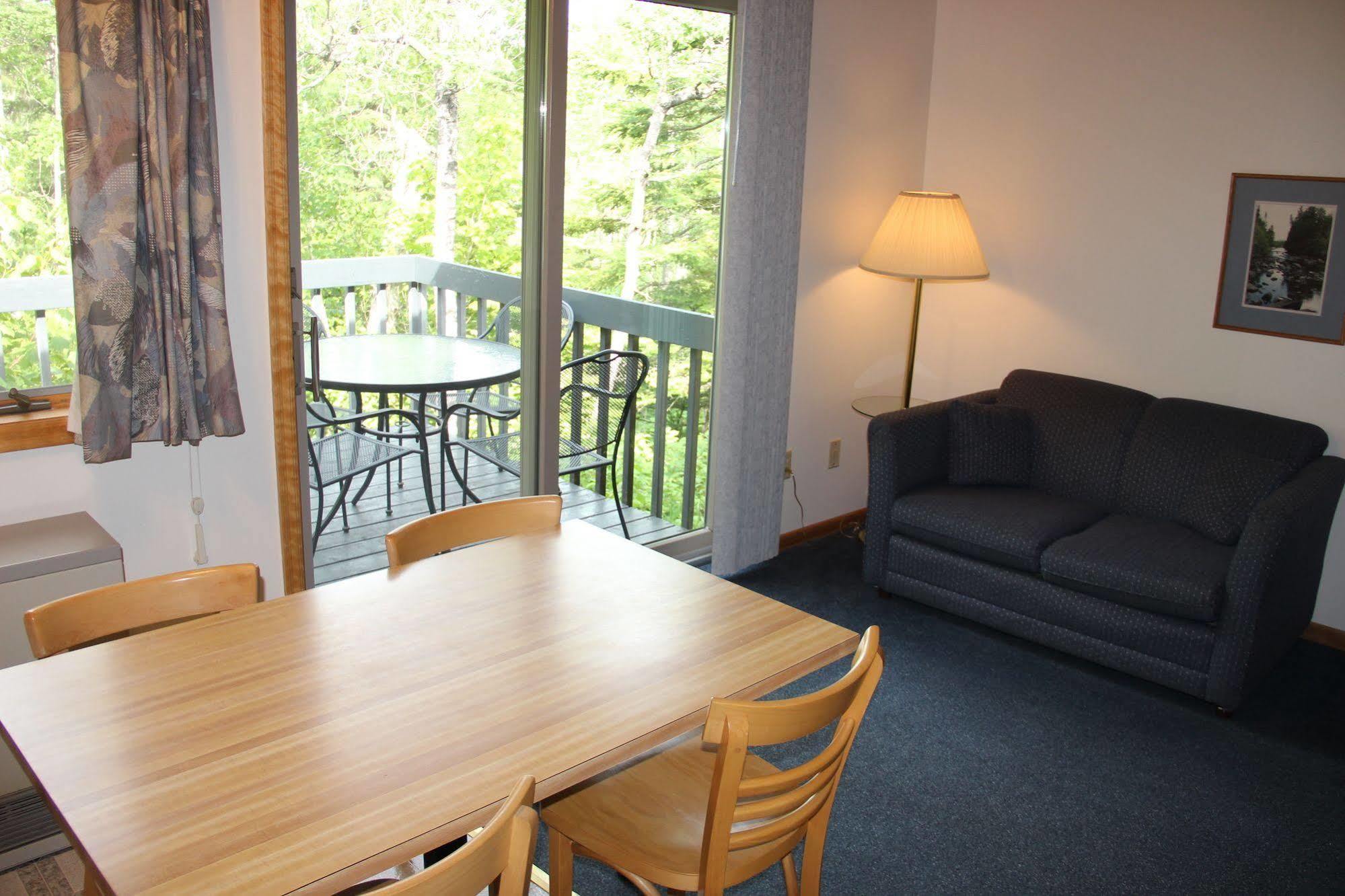Superior Ridge Resort Motel Schroeder エクステリア 写真