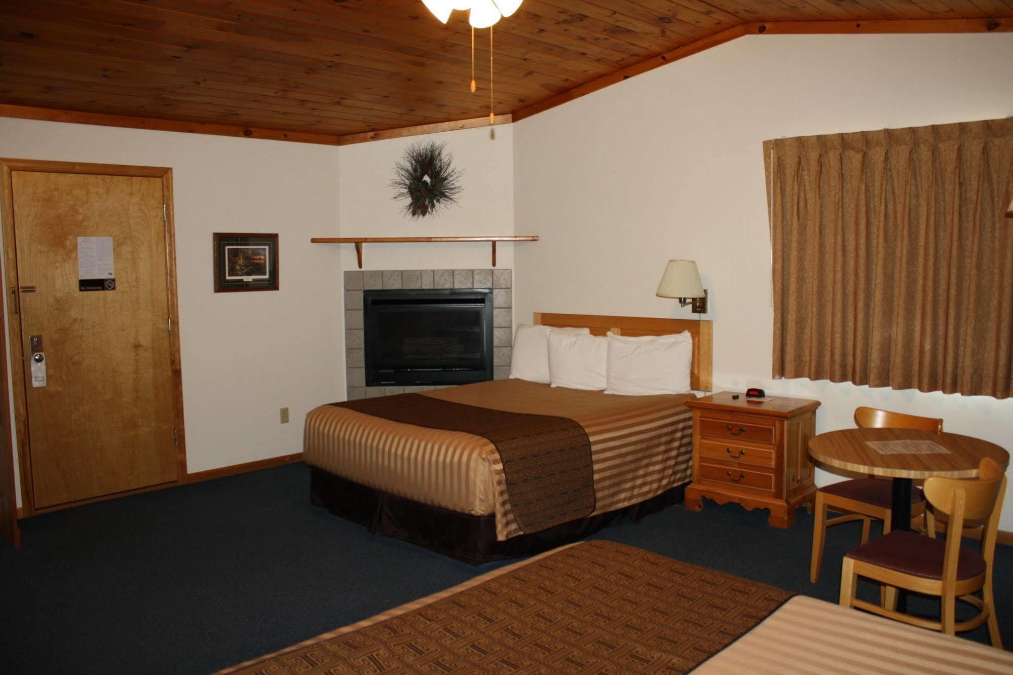 Superior Ridge Resort Motel Schroeder エクステリア 写真