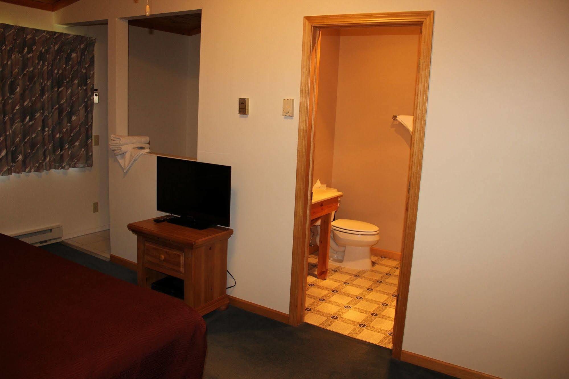 Superior Ridge Resort Motel Schroeder エクステリア 写真