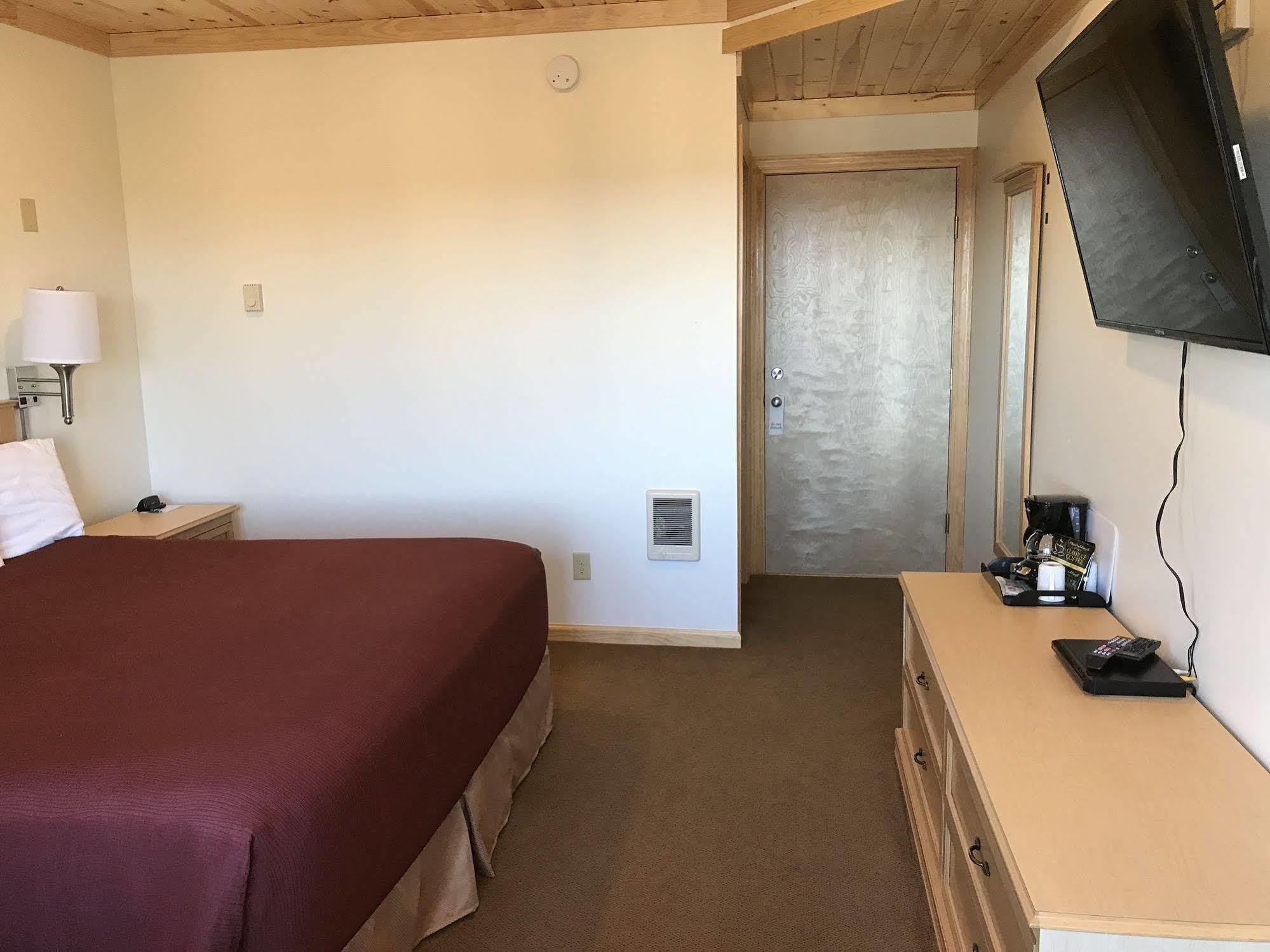 Superior Ridge Resort Motel Schroeder エクステリア 写真