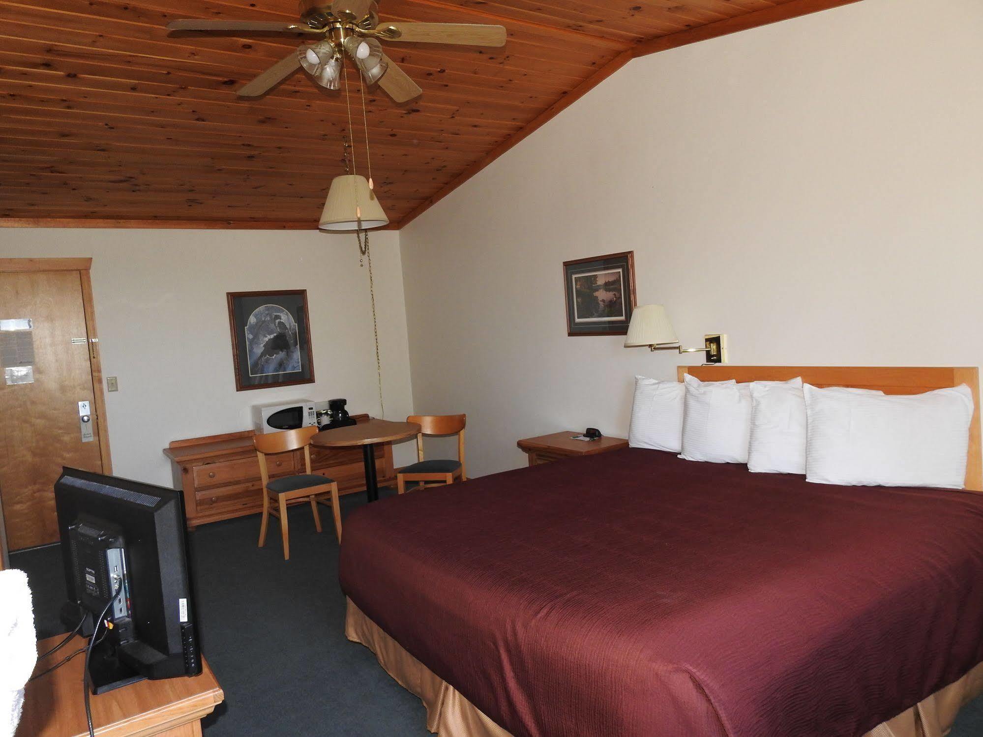Superior Ridge Resort Motel Schroeder エクステリア 写真