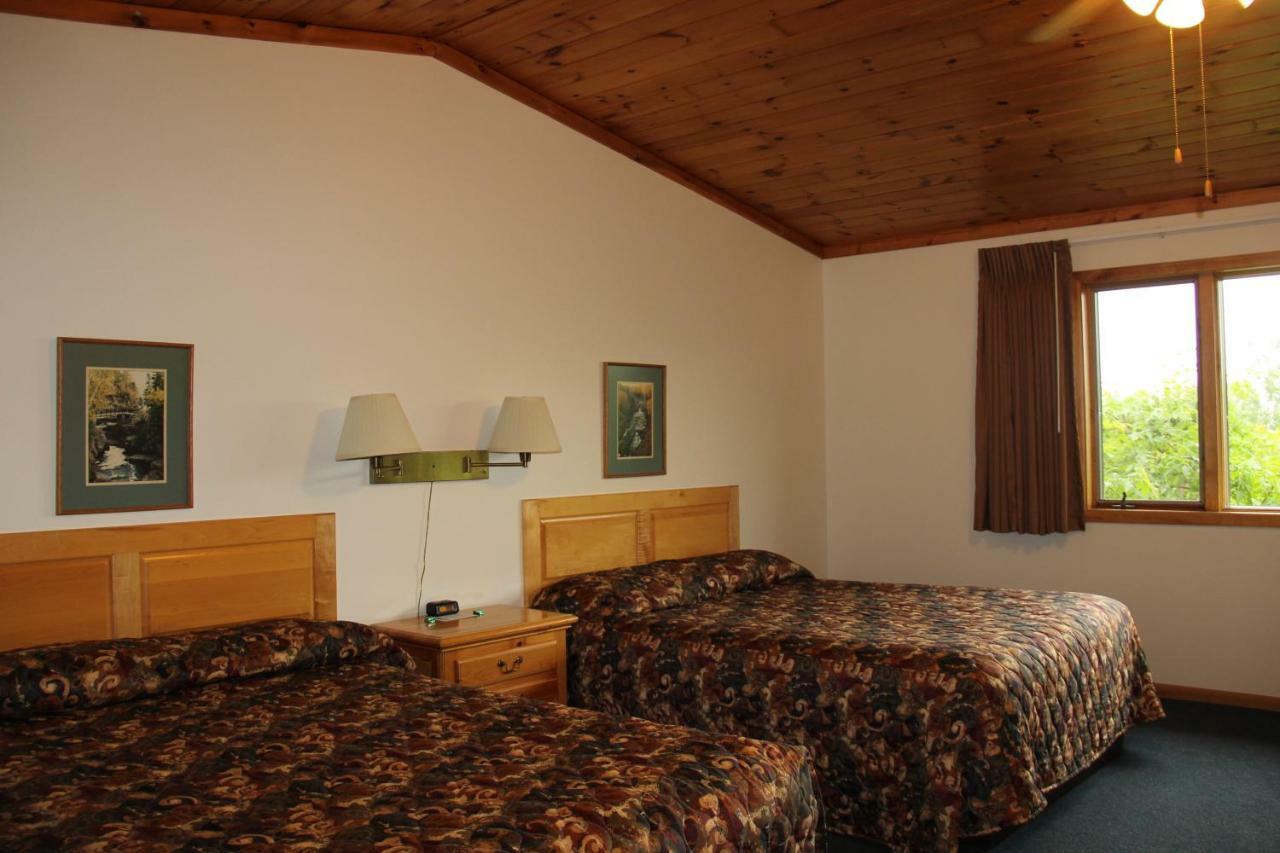 Superior Ridge Resort Motel Schroeder エクステリア 写真
